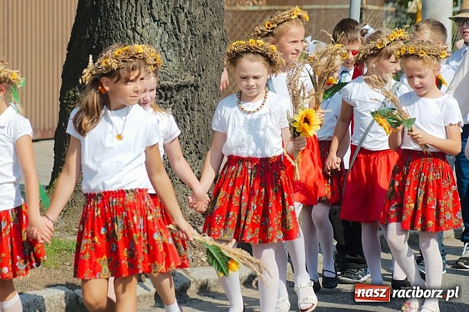 Zdjęcie w galerii na portalu naszraciborz.pl: Boże, z Twoich rąk żyjemy. Dożynki w Cyprzanowie wiadomości z regionu