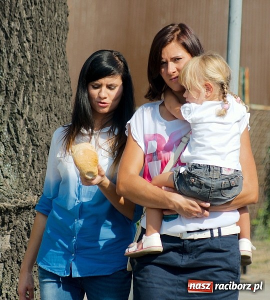 Zdjęcie w galerii na portalu naszraciborz.pl: Boże, z Twoich rąk żyjemy. Dożynki w Cyprzanowie wiadomości z regionu