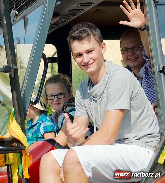 Zdjęcie w galerii na portalu naszraciborz.pl: Boże, z Twoich rąk żyjemy. Dożynki w Cyprzanowie wiadomości z regionu