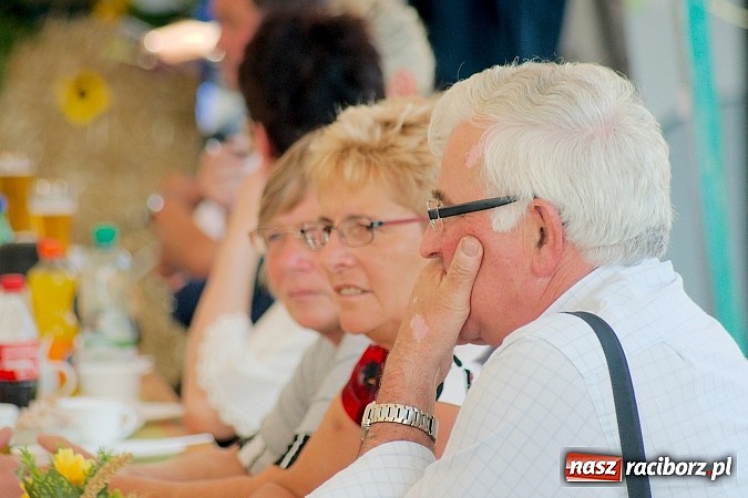 Zdjęcie w galerii na portalu naszraciborz.pl: Boże, z Twoich rąk żyjemy. Dożynki w Cyprzanowie wiadomości z regionu