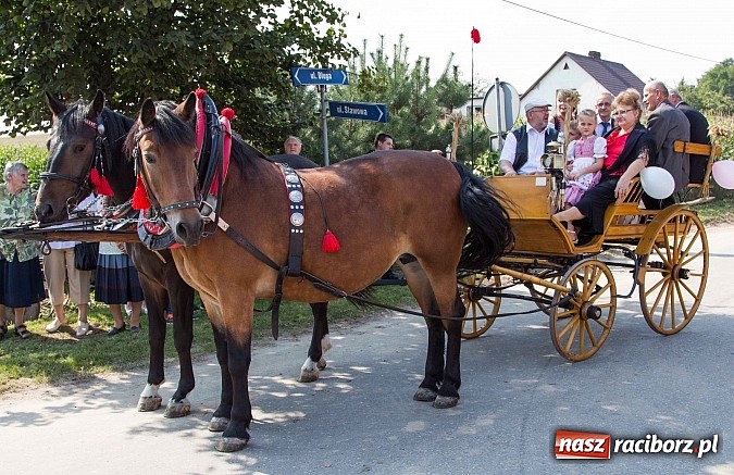 Zdjęcie w galerii na portalu naszraciborz.pl: Trudne żniwa, piękne dożynki. Gmina Rudnik świętowała w Gamowie wiadomości z regionu