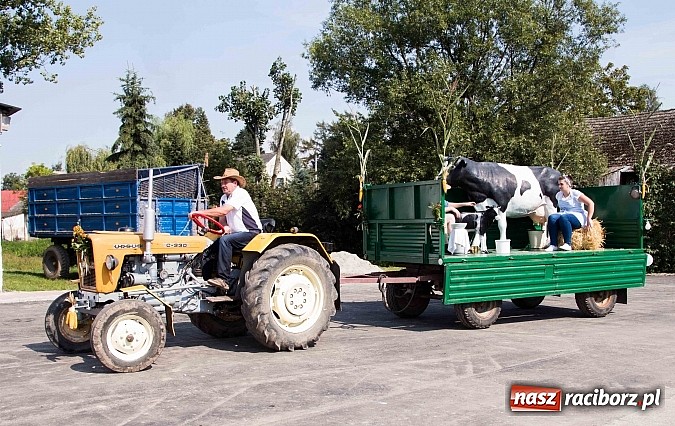 Zdjęcie w galerii na portalu naszraciborz.pl: Trudne żniwa, piękne dożynki. Gmina Rudnik świętowała w Gamowie wiadomości z regionu