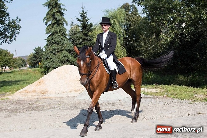 Zdjęcie w galerii na portalu naszraciborz.pl: Trudne żniwa, piękne dożynki. Gmina Rudnik świętowała w Gamowie wiadomości z regionu