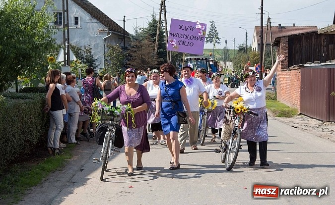 Zdjęcie w galerii na portalu naszraciborz.pl: Trudne żniwa, piękne dożynki. Gmina Rudnik świętowała w Gamowie wiadomości z regionu