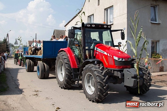 Zdjęcie w galerii na portalu naszraciborz.pl: Trudne żniwa, piękne dożynki. Gmina Rudnik świętowała w Gamowie wiadomości z regionu