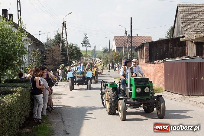 Zdjęcie w galerii na portalu naszraciborz.pl: Trudne żniwa, piękne dożynki. Gmina Rudnik świętowała w Gamowie wiadomości z regionu