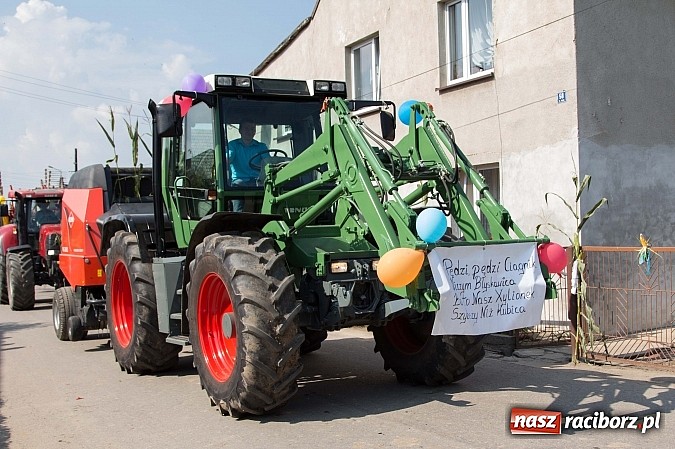 Zdjęcie w galerii na portalu naszraciborz.pl: Trudne żniwa, piękne dożynki. Gmina Rudnik świętowała w Gamowie wiadomości z regionu