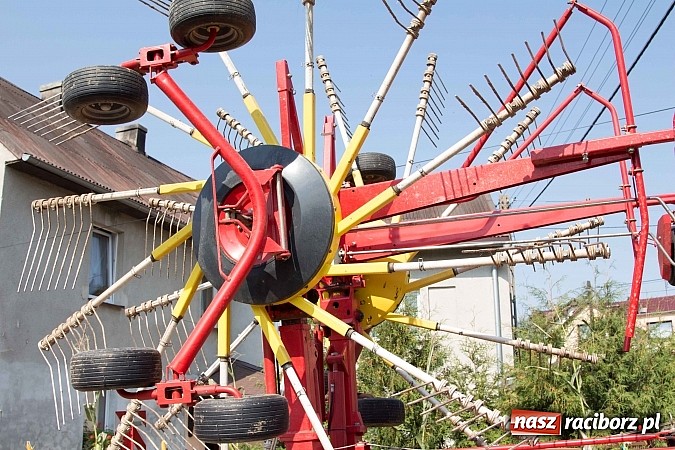 Zdjęcie w galerii na portalu naszraciborz.pl: Trudne żniwa, piękne dożynki. Gmina Rudnik świętowała w Gamowie wiadomości z regionu