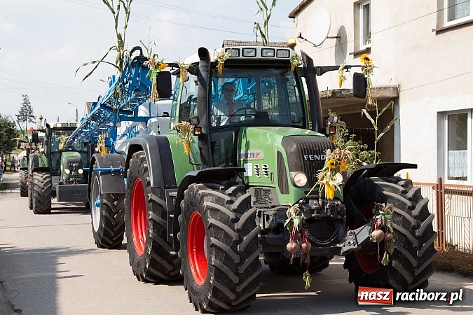Zdjęcie w galerii na portalu naszraciborz.pl: Trudne żniwa, piękne dożynki. Gmina Rudnik świętowała w Gamowie wiadomości z regionu