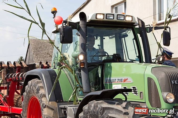 Zdjęcie w galerii na portalu naszraciborz.pl: Trudne żniwa, piękne dożynki. Gmina Rudnik świętowała w Gamowie wiadomości z regionu