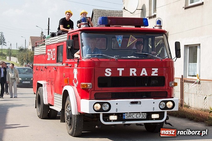 Zdjęcie w galerii na portalu naszraciborz.pl: Trudne żniwa, piękne dożynki. Gmina Rudnik świętowała w Gamowie wiadomości z regionu