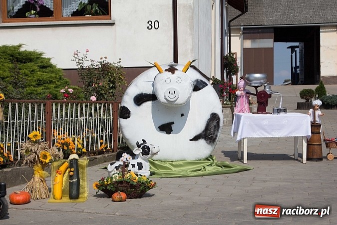 Zdjęcie w galerii na portalu naszraciborz.pl: Trudne żniwa, piękne dożynki. Gmina Rudnik świętowała w Gamowie wiadomości z regionu