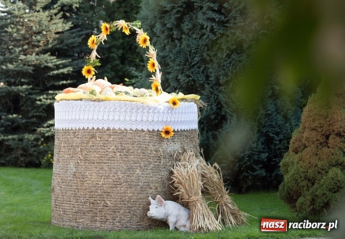 Zdjęcie w galerii na portalu naszraciborz.pl: Trudne żniwa, piękne dożynki. Gmina Rudnik świętowała w Gamowie wiadomości z regionu