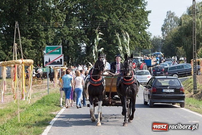 Zdjęcie w galerii na portalu naszraciborz.pl: Trudne żniwa, piękne dożynki. Gmina Rudnik świętowała w Gamowie wiadomości z regionu