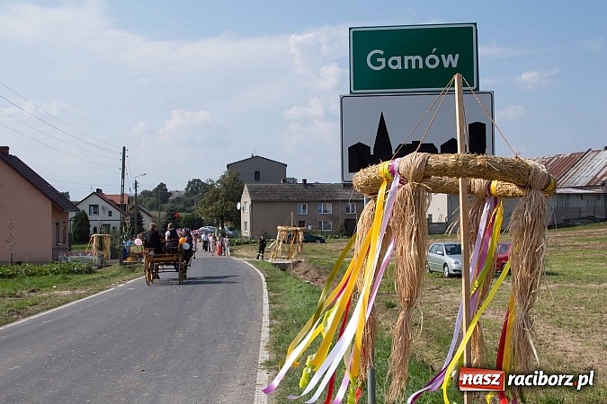 Zdjęcie w galerii na portalu naszraciborz.pl: Trudne żniwa, piękne dożynki. Gmina Rudnik świętowała w Gamowie wiadomości z regionu