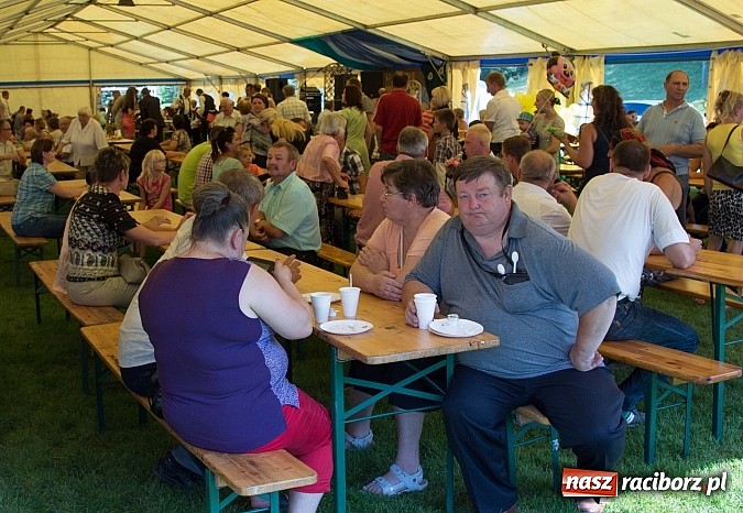 Zdjęcie w galerii na portalu naszraciborz.pl: Trudne żniwa, piękne dożynki. Gmina Rudnik świętowała w Gamowie wiadomości z regionu