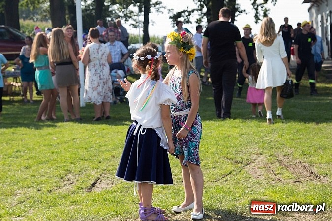 Zdjęcie w galerii na portalu naszraciborz.pl: Trudne żniwa, piękne dożynki. Gmina Rudnik świętowała w Gamowie wiadomości z regionu