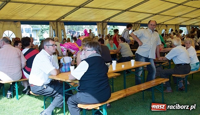 Zdjęcie w galerii na portalu naszraciborz.pl: Trudne żniwa, piękne dożynki. Gmina Rudnik świętowała w Gamowie wiadomości z regionu