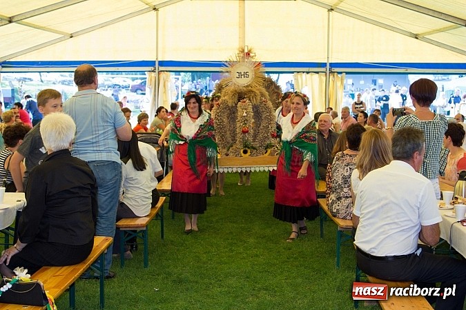 Zdjęcie w galerii na portalu naszraciborz.pl: Trudne żniwa, piękne dożynki. Gmina Rudnik świętowała w Gamowie wiadomości z regionu