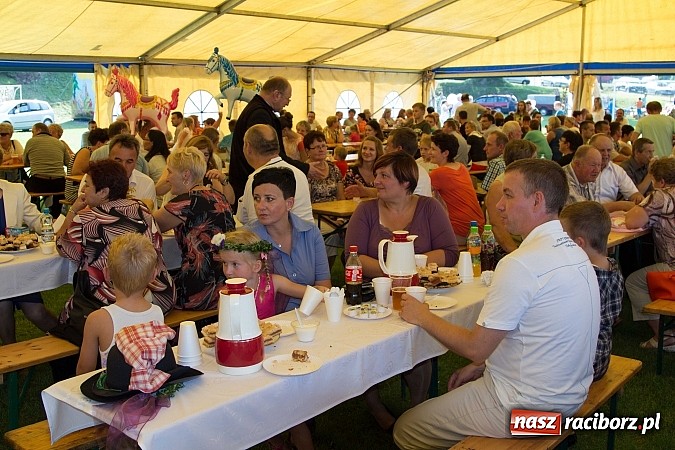 Zdjęcie w galerii na portalu naszraciborz.pl: Trudne żniwa, piękne dożynki. Gmina Rudnik świętowała w Gamowie wiadomości z regionu