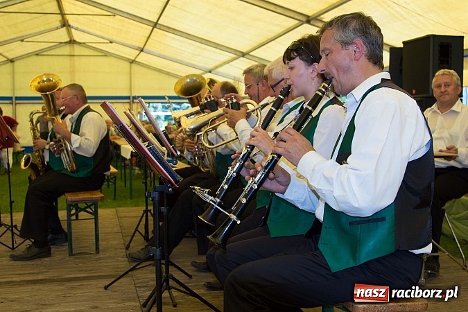 Zdjęcie w galerii na portalu naszraciborz.pl: Trudne żniwa, piękne dożynki. Gmina Rudnik świętowała w Gamowie wiadomości z regionu