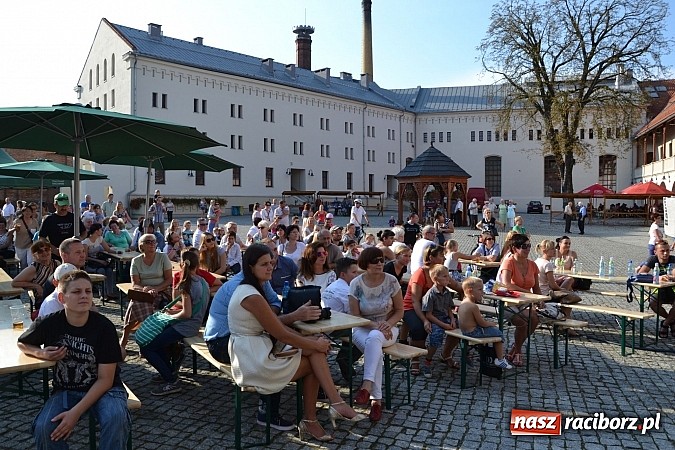 Zdjęcie w galerii na portalu naszraciborz.pl: Niedzielne popołudnie na raciborskim zamku wiadomości z regionu
