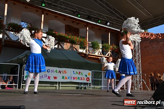 Zdjęcie w galerii na portalu naszraciborz.pl: Niedzielne popołudnie na raciborskim zamku wiadomości z regionu