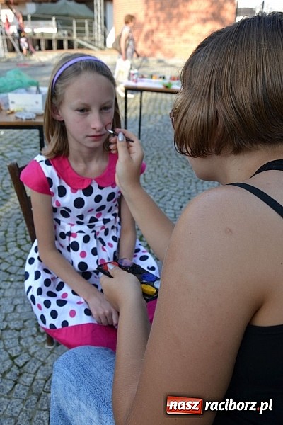 Zdjęcie w galerii na portalu naszraciborz.pl: Niedzielne popołudnie na raciborskim zamku wiadomości z regionu