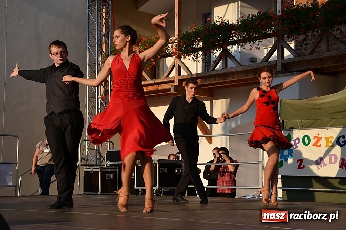 Zdjęcie w galerii na portalu naszraciborz.pl: Niedzielne popołudnie na raciborskim zamku wiadomości z regionu