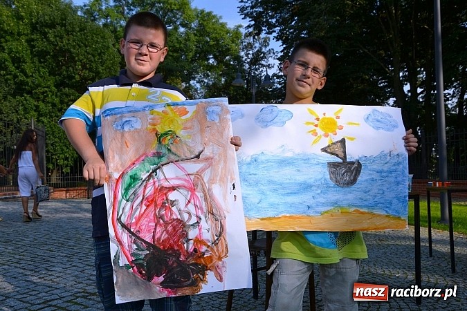 Zdjęcie w galerii na portalu naszraciborz.pl: Niedzielne popołudnie na raciborskim zamku wiadomości z regionu