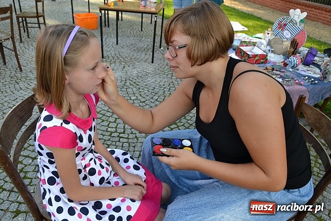 Zdjęcie w galerii na portalu naszraciborz.pl: Niedzielne popołudnie na raciborskim zamku wiadomości z regionu
