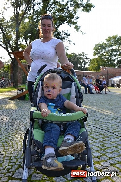 Zdjęcie w galerii na portalu naszraciborz.pl: Niedzielne popołudnie na raciborskim zamku wiadomości z regionu