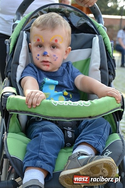 Zdjęcie w galerii na portalu naszraciborz.pl: Niedzielne popołudnie na raciborskim zamku wiadomości z regionu