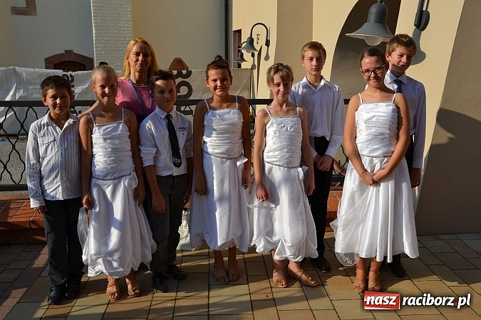 Zdjęcie w galerii na portalu naszraciborz.pl: Niedzielne popołudnie na raciborskim zamku wiadomości z regionu