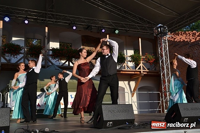 Zdjęcie w galerii na portalu naszraciborz.pl: Niedzielne popołudnie na raciborskim zamku wiadomości z regionu