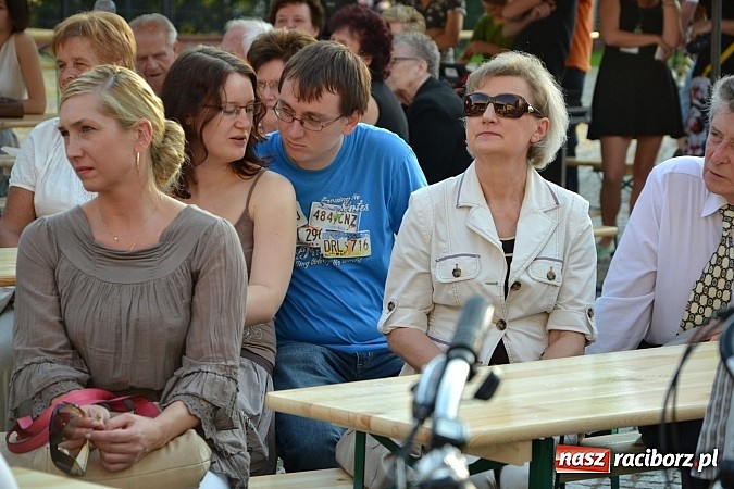 Zdjęcie w galerii na portalu naszraciborz.pl: Niedzielne popołudnie na raciborskim zamku wiadomości z regionu