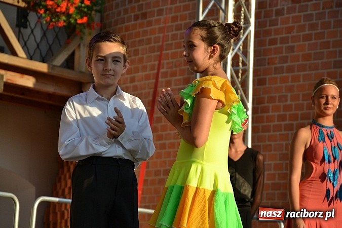 Zdjęcie w galerii na portalu naszraciborz.pl: Niedzielne popołudnie na raciborskim zamku wiadomości z regionu