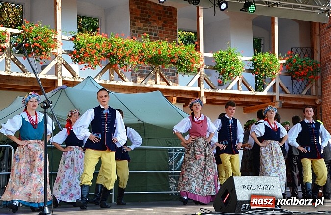 Zdjęcie w galerii na portalu naszraciborz.pl: Niedzielne popołudnie na raciborskim zamku wiadomości z regionu