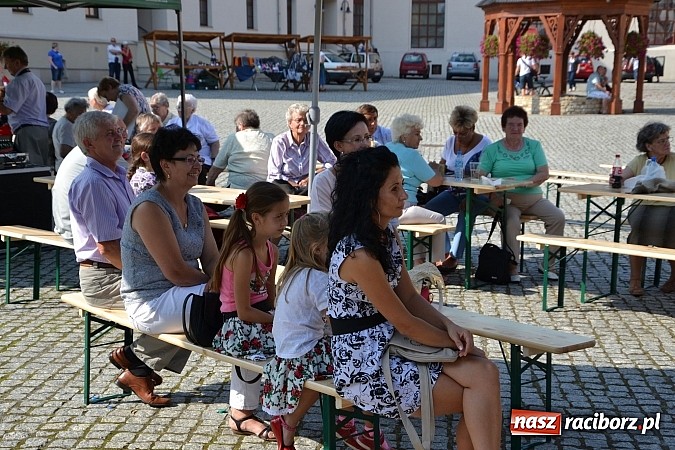 Zdjęcie w galerii na portalu naszraciborz.pl: Niedzielne popołudnie na raciborskim zamku wiadomości z regionu