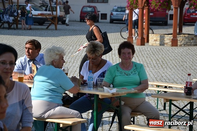 Zdjęcie w galerii na portalu naszraciborz.pl: Niedzielne popołudnie na raciborskim zamku wiadomości z regionu