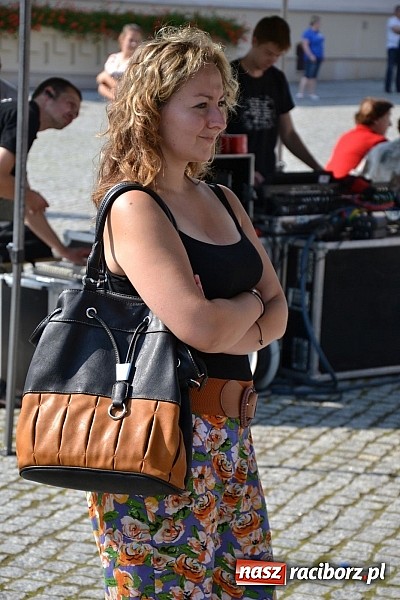 Zdjęcie w galerii na portalu naszraciborz.pl: Niedzielne popołudnie na raciborskim zamku wiadomości z regionu