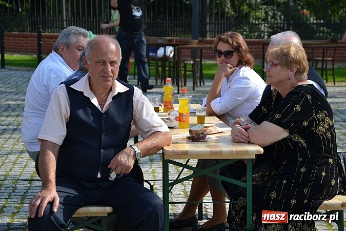 Zdjęcie w galerii na portalu naszraciborz.pl: Niedzielne popołudnie na raciborskim zamku wiadomości z regionu