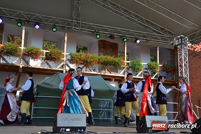 Zdjęcie w galerii na portalu naszraciborz.pl: Niedzielne popołudnie na raciborskim zamku wiadomości z regionu