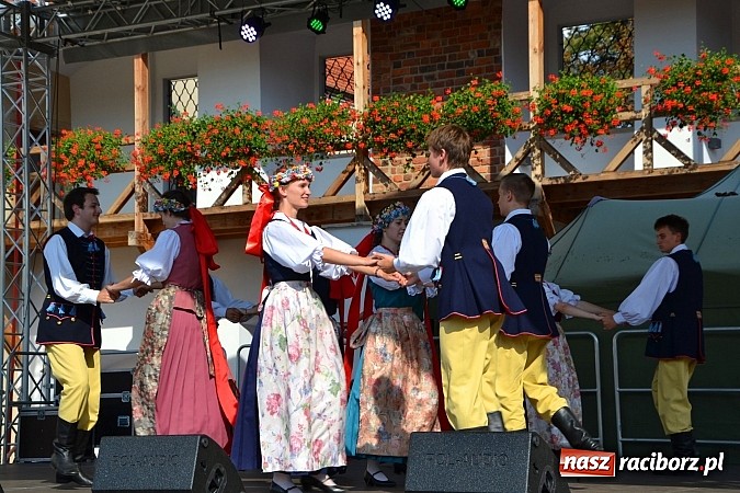 Zdjęcie w galerii na portalu naszraciborz.pl: Niedzielne popołudnie na raciborskim zamku wiadomości z regionu