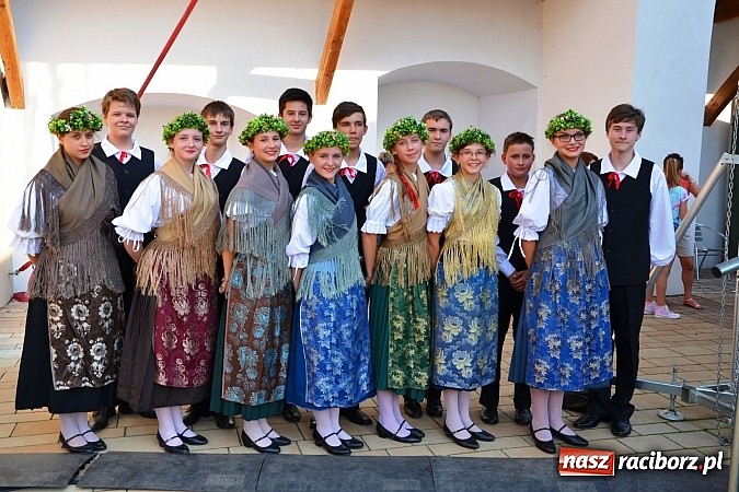 Zdjęcie w galerii na portalu naszraciborz.pl: Niedzielne popołudnie na raciborskim zamku wiadomości z regionu