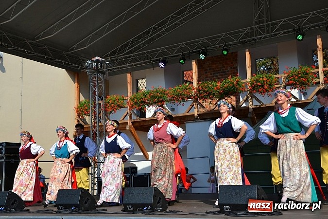 Zdjęcie w galerii na portalu naszraciborz.pl: Niedzielne popołudnie na raciborskim zamku wiadomości z regionu