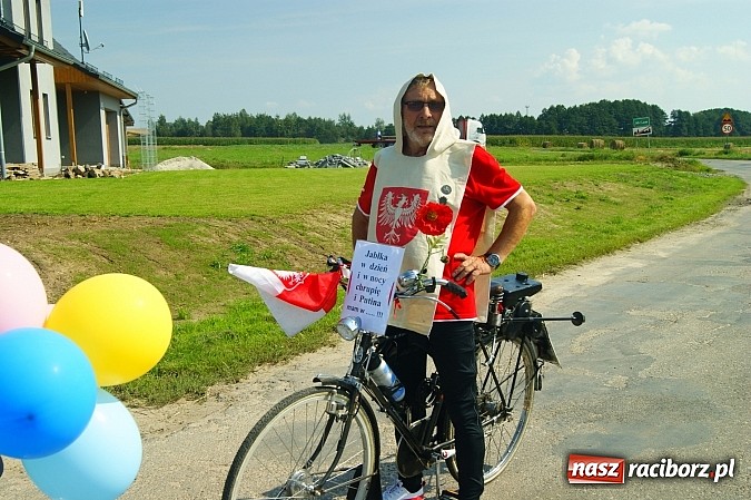 Zdjęcie w galerii na portalu naszraciborz.pl: Wesoły korowód na dożynkach w Makowie wiadomości z regionu