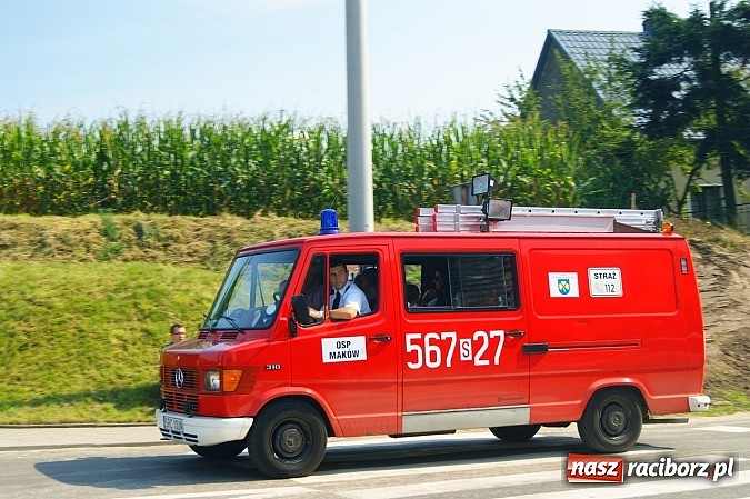 Zdjęcie w galerii na portalu naszraciborz.pl: Wesoły korowód na dożynkach w Makowie wiadomości z regionu