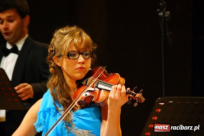 Zdjęcie w galerii na portalu naszraciborz.pl: Muzyka klasyczna w RCK na 20-lecie pomnika Josepha von Eichendorffa wiadomości z regionu