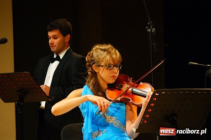 Zdjęcie w galerii na portalu naszraciborz.pl: Muzyka klasyczna w RCK na 20-lecie pomnika Josepha von Eichendorffa wiadomości z regionu